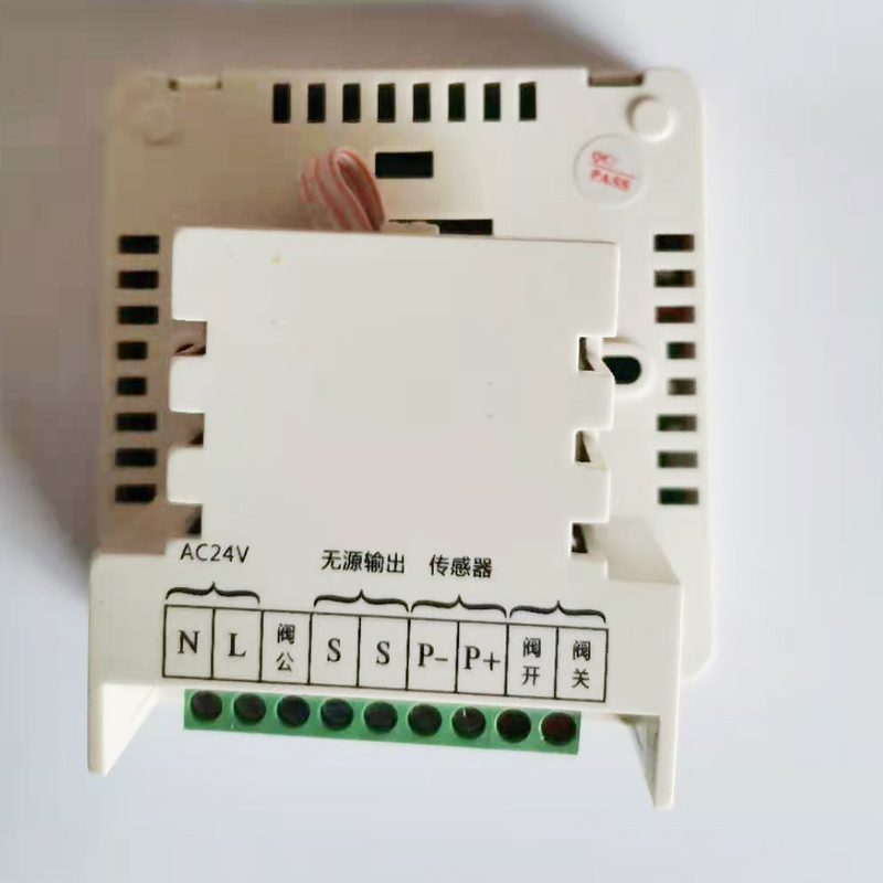中央空调AC2h4V比例积分智能型模拟量0-10V温控器浮点型控制器面