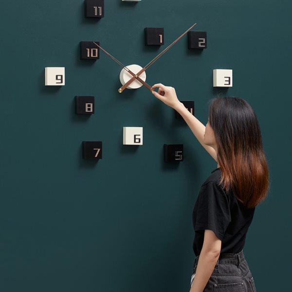 EMITDOOG北欧轻奢钟表2023新款挂钟玄关艺术创意现代简约装饰时钟