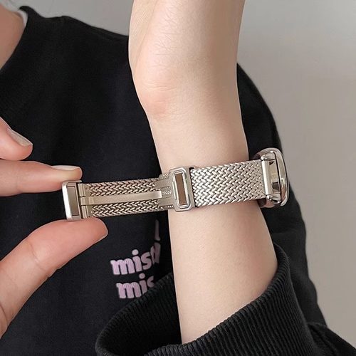 麦穗纹理编织工艺；不让腕间单调