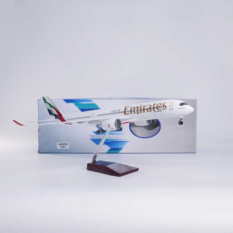 带轮子带灯阿联酋航空阿航空客A350仿真客机飞机模型摆件Emirates