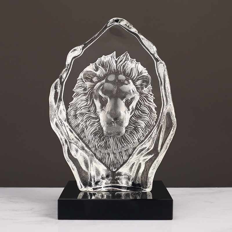 轻奢狮子头摆件浮雕人造水晶工艺品客厅办公室书柜桌面装饰品摆设