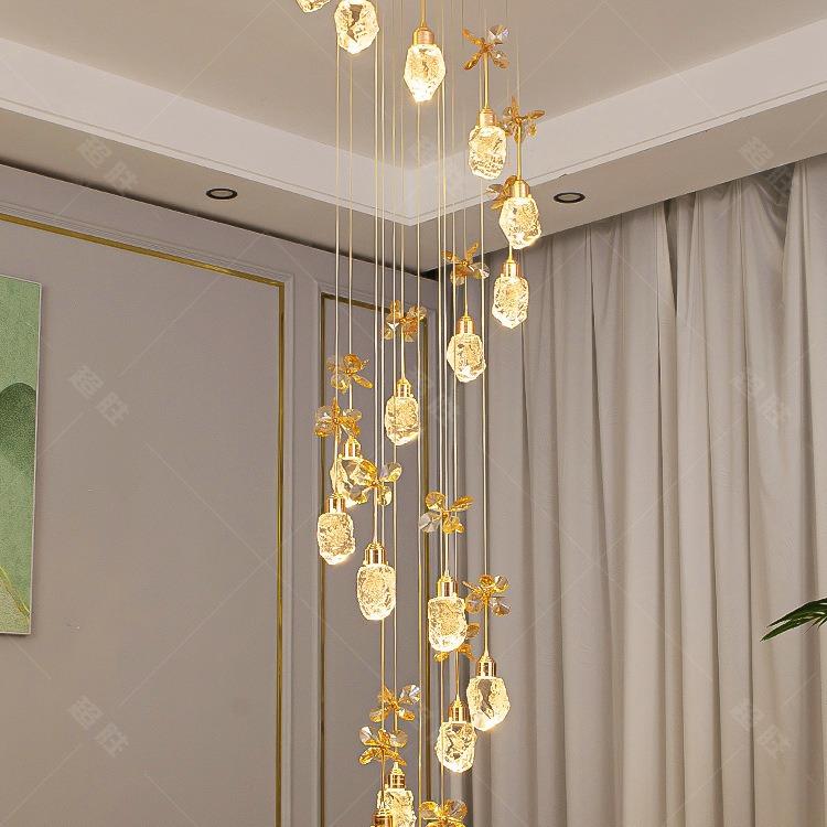 简约复式楼挑高旋转楼梯间长吊灯loft公寓别墅客厅2023新款大吊灯