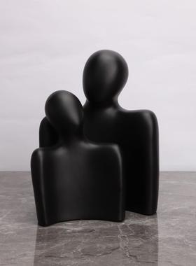 北欧创意树脂抽象拥抱情侣人物样板房玄关客厅简约家居软装饰品