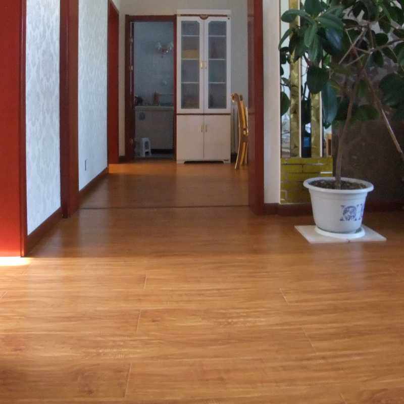 酸枝木家用E0级地暖耐磨复古浮雕金刚强化复合木地板12mm