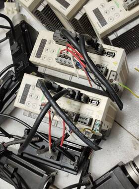 议价施耐德伺服400W，LXM23CU04M3X，BCH0602