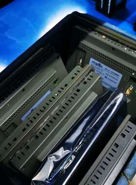 议价昆仑通态就触摸屏，型号TPC7062KE，现货10