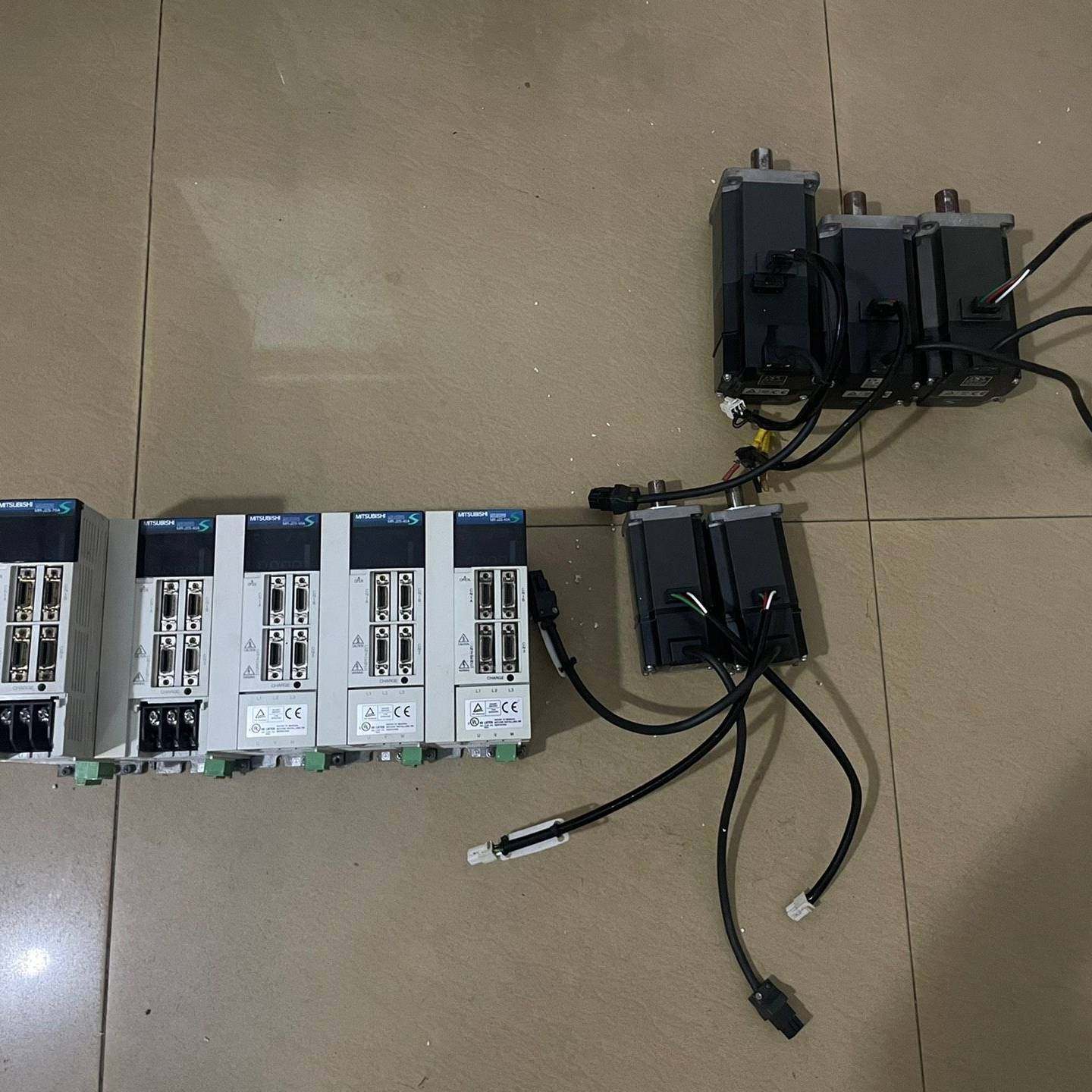 议价三菱J2S伺服驱动套装