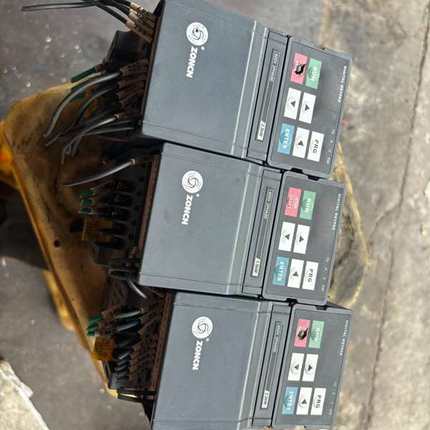 议价众辰变频器1.5kw还有一台 众辰Z2400-1R5G成