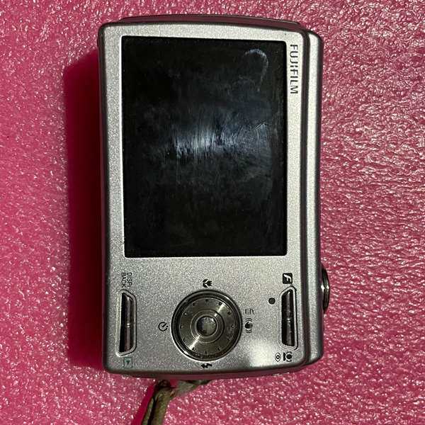 议价富士f100fd ccd 复古老数码相机 配件：一块
