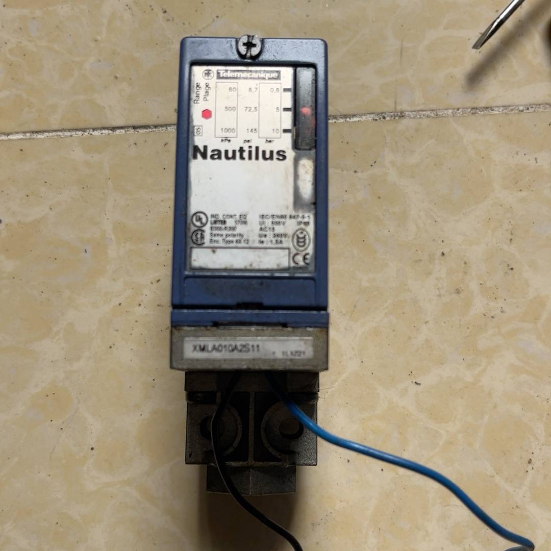 【议价】压力开关XMLA035A2S11，成色如图，功能