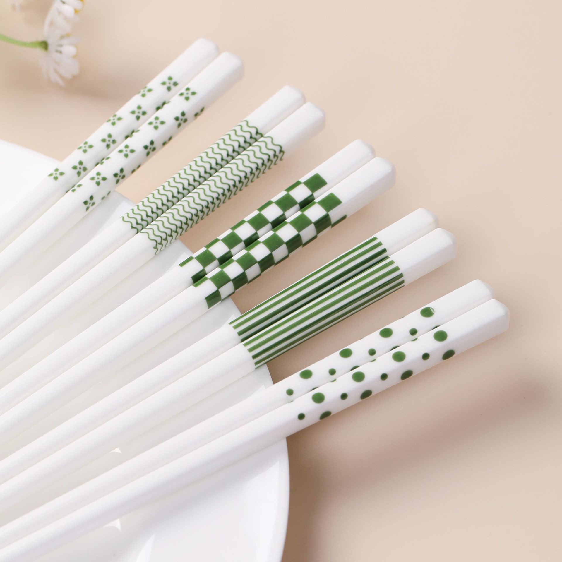 【青枝绿叶】陶瓷筷子赫本风绿耐高温易清洗不易滋生细菌5双装