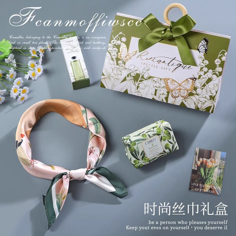 40岁适合给婆婆长辈丝巾伴手礼