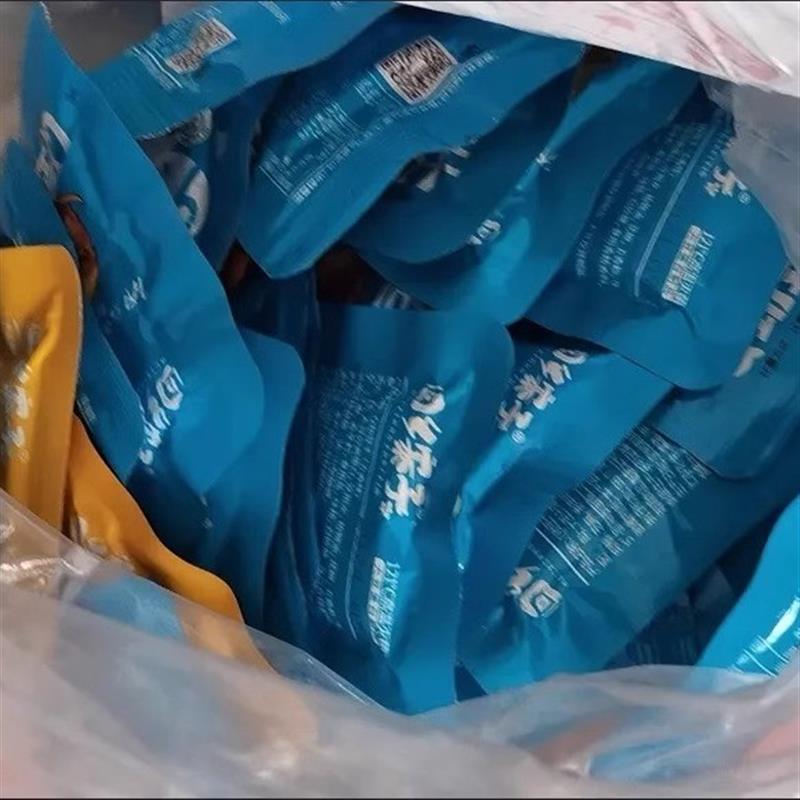 宁夏回乡寨子拉丝素肉麻辣条烤面筋回族小吃清真零食