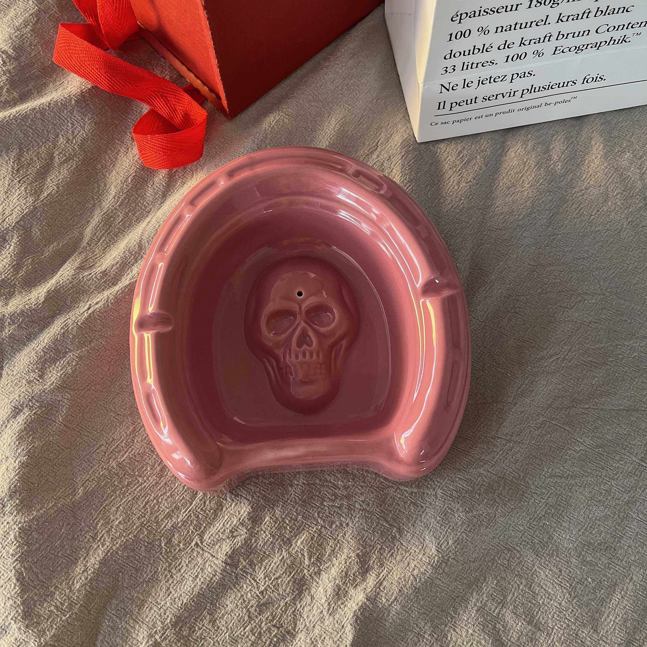 骷髅烟灰缸少女心陶瓷潮牌家居香插复古摆件首饰托盘香薰烟盅现货,节庆用品/礼品,时尚烟灰缸,淘宝优惠券,粉丝福利购,淘宝优惠卷