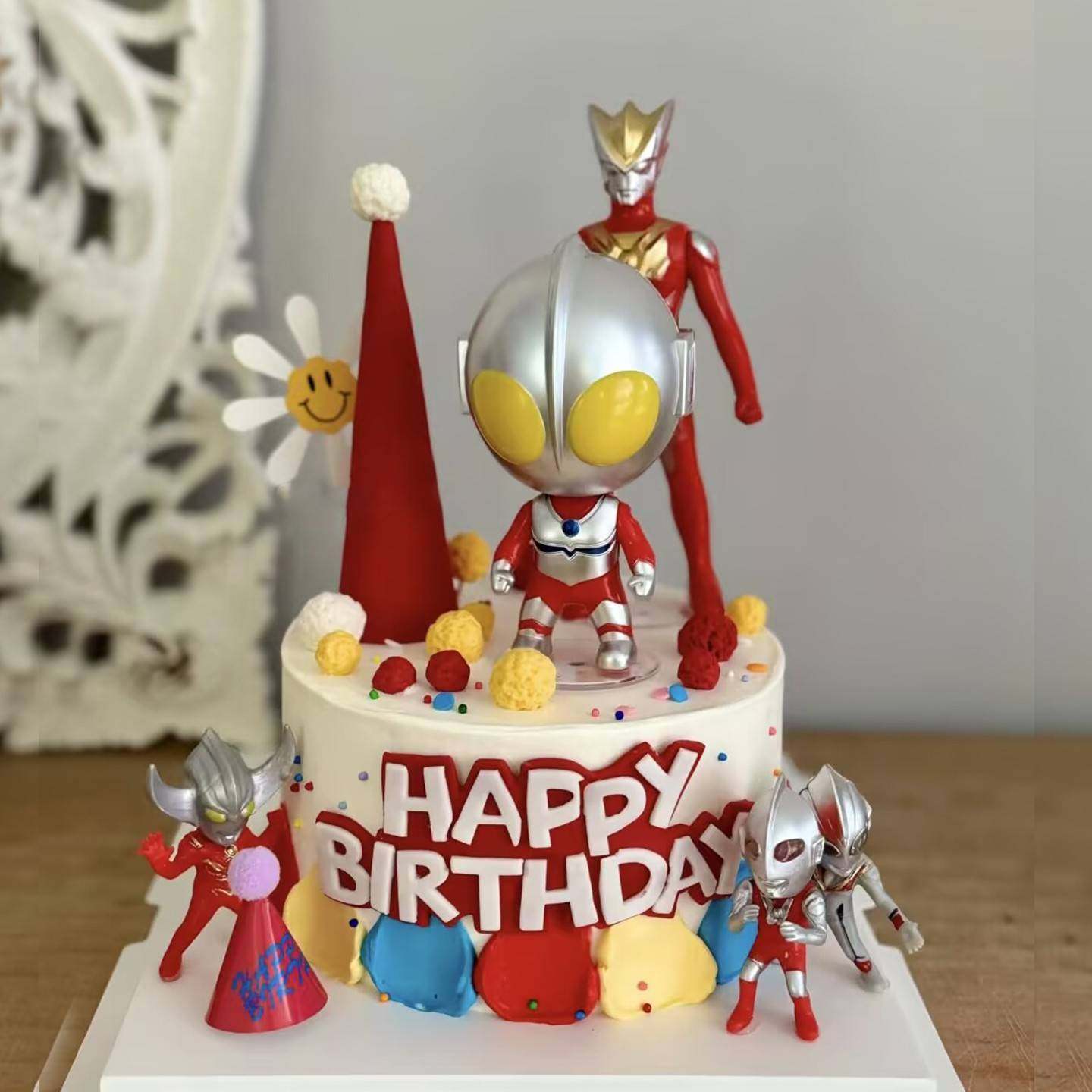 小男孩超人生日蛋糕装饰摆件机器人毛球帽子凹凸曼花朵软陶彩球