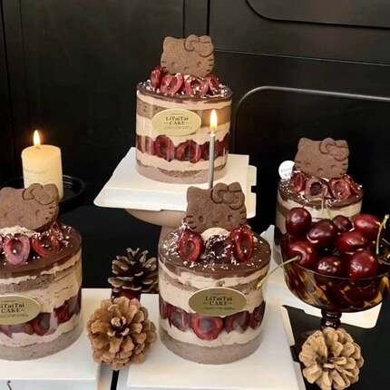 圣诞节蛋糕装饰HelloKitty卡通猫饼干生日派对甜品烘焙甜品摆件