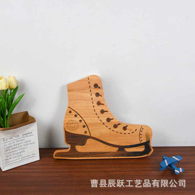 亚马逊新款滑冰鞋造型实木菜板熟食切菜板运动风奶酪板派对木砧板