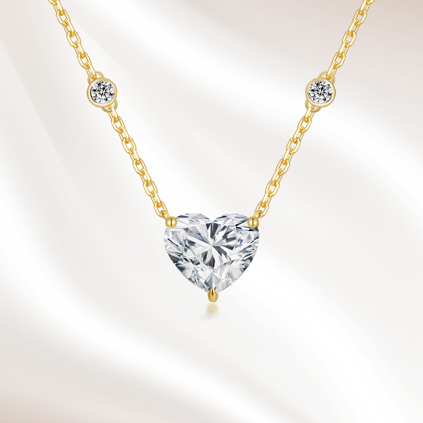 利奥星钻 18K金培育钻石简约水滴项链女心形锁骨链异形吊坠送女友