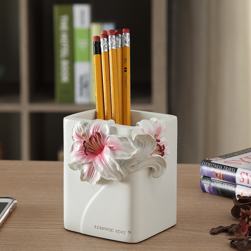 欧式树脂桌面笔筒收纳盒整理田园创意礼品M时尚摆件化妆笔刷架包
