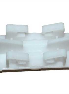 跨境电商外贸供货  嘉年华 09-13/翼搏 大灯卡子 8A6113A122AA