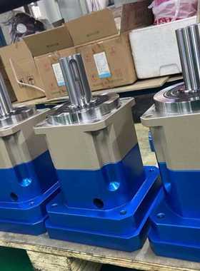 RTF77-YB3KW-32.77-M4减速机 R77-Y5.5KW-14.57M1-180伺服减速