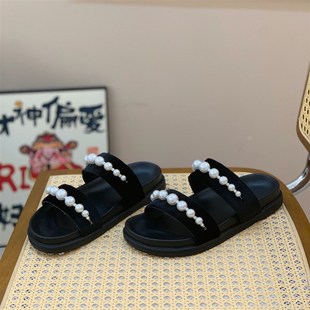 新款 仙女風(fēng)一腳c蹬珍珠一字拖女2025夏季 百搭氣質(zhì)踩屎感平底涼拖
