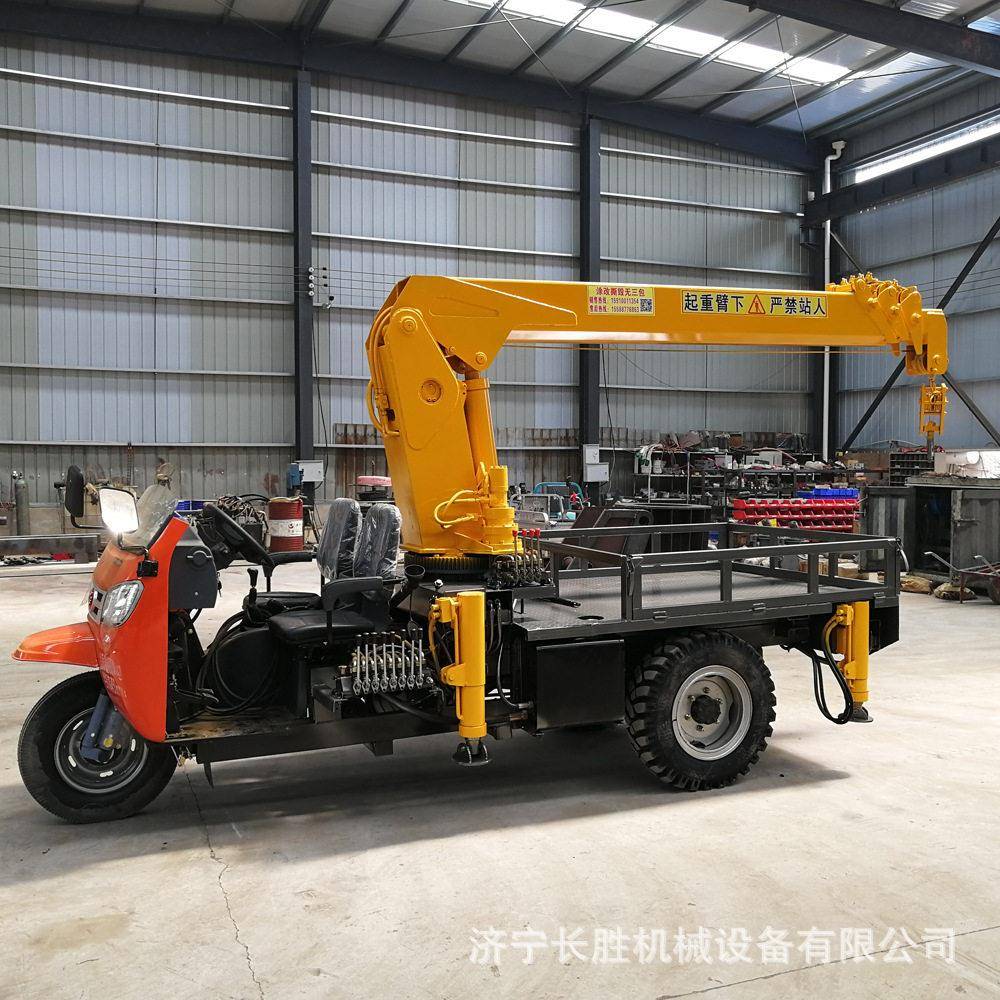 小型农用三轮随车吊园林树木装卸三马车吊车60度旋转吨自备吊