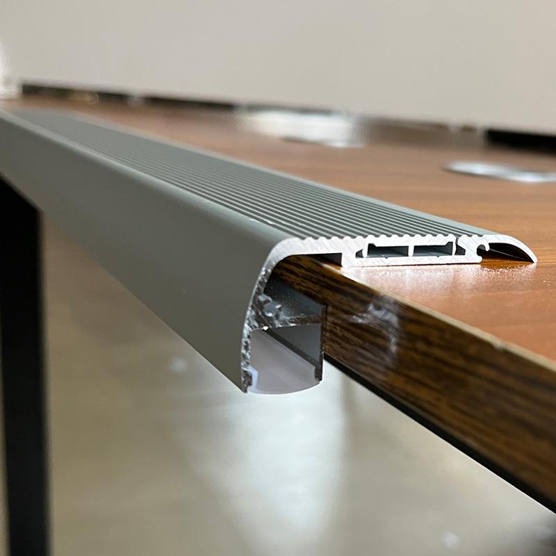 电影院会议室台阶收压边包角条 楼梯踏步灯防滑条梯步地面步级灯