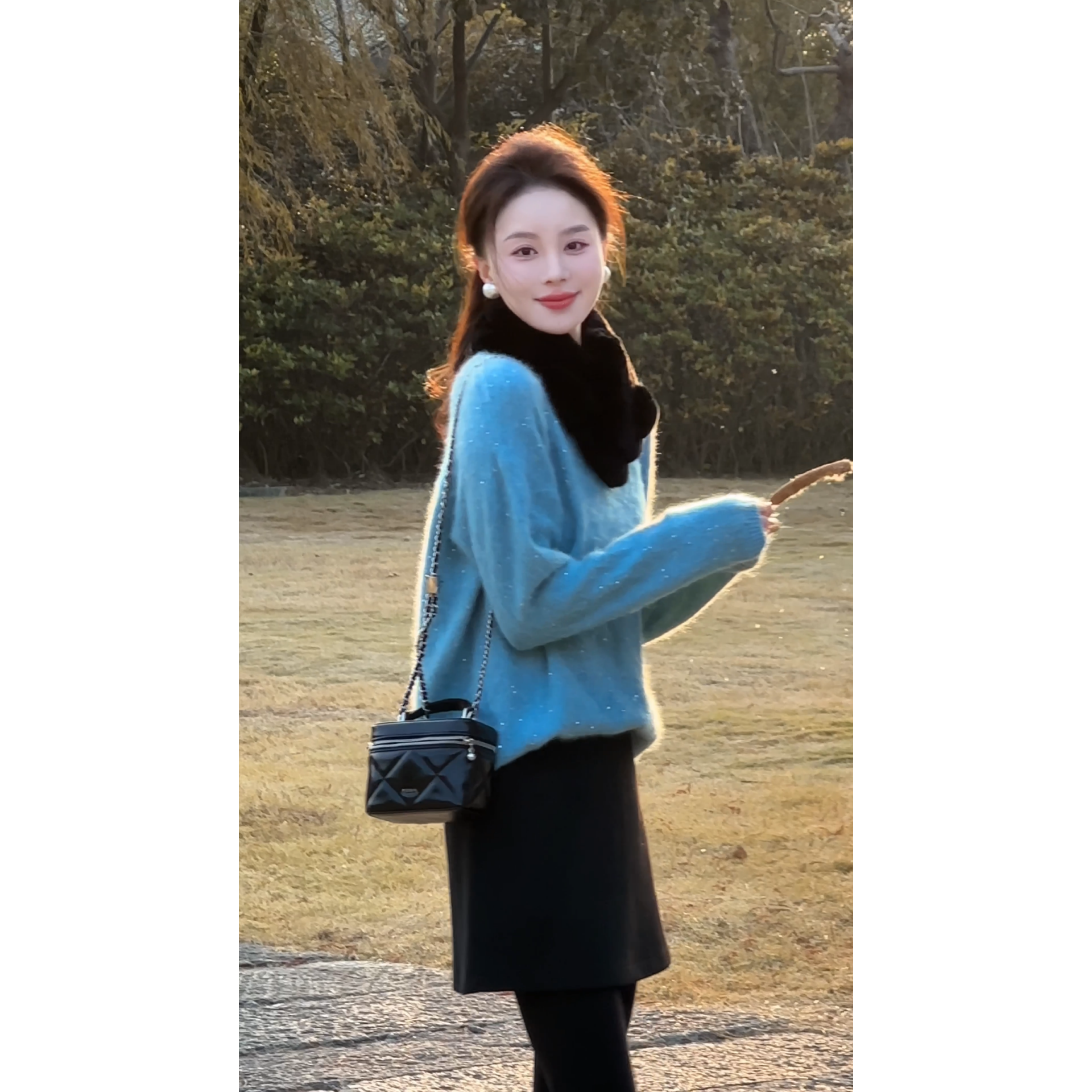 艾文文IRIS冰岛 2025冬“真丝羊绒羊毛250g”亮片针织衫25SY1138