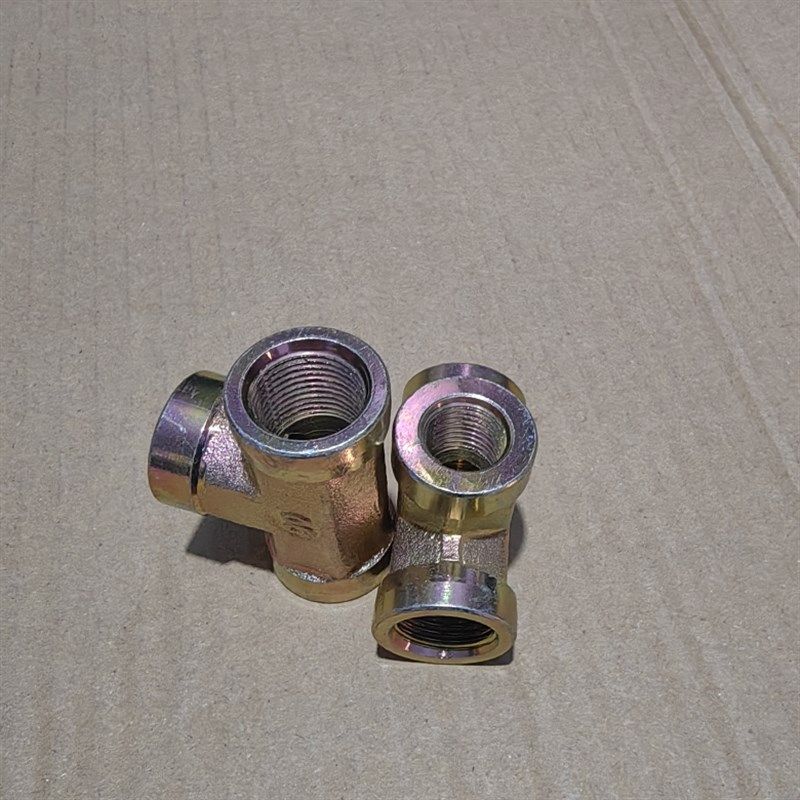 内丝三通中间zg1/4-两端zg3/8高压铁接头镀彩锌2分3分变径030203