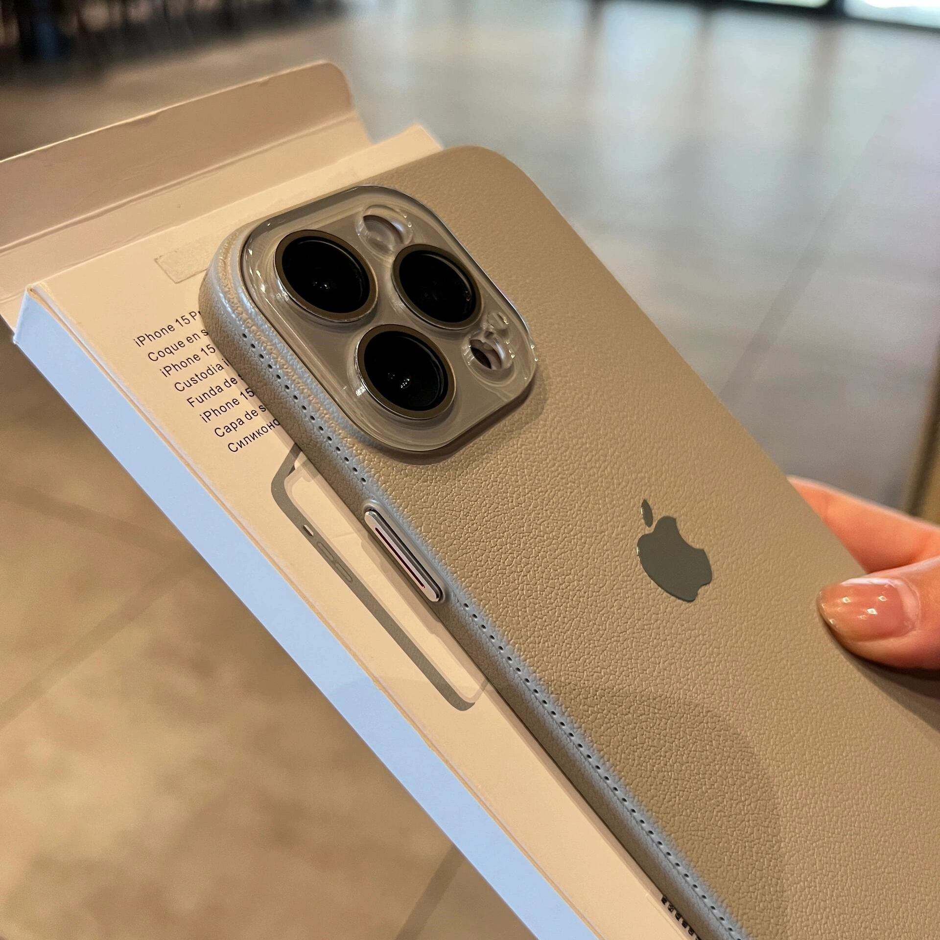 高级感水泥灰荔枝纹理适用苹果17promax手机壳新款iphone16小众15pro仿皮质磨砂12简约13情侣女14plus全包11