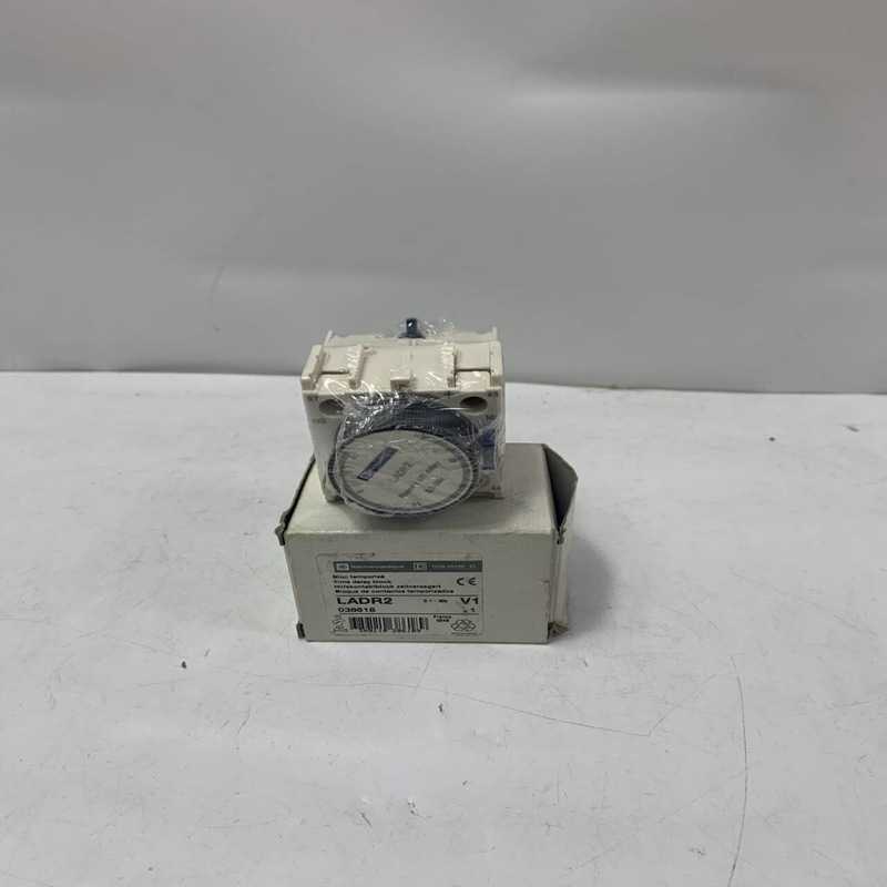 LADR2    SCHNEIDER   工控备件耦合模块 价格美丽