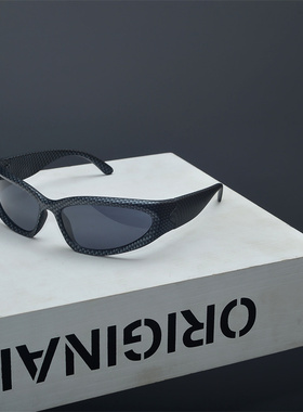 千禧未来科技感朋克墨镜男女潮人网红街拍机能风欧美复古太阳眼镜