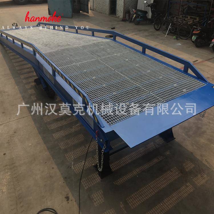 工厂鑫升电动液压登车桥出口款12吨登车桥卸货平台移动式产地货源