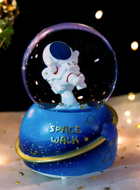 创意太空人宇航员水晶球音乐盒男生版摆件男孩女孩学生儿童节礼物