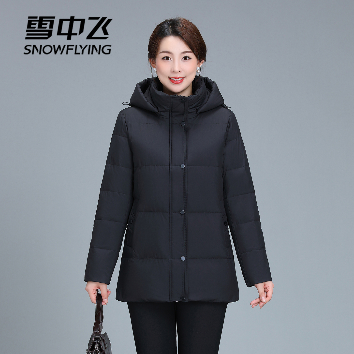 雪中飞冬季中年大码妈妈装短款羽绒服女修身保暖外套防寒服拆帽子