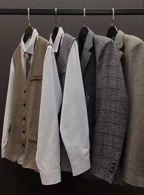 软装男装样板间衣帽间意式简约男士西服外套上衣道具陈列衣柜装饰