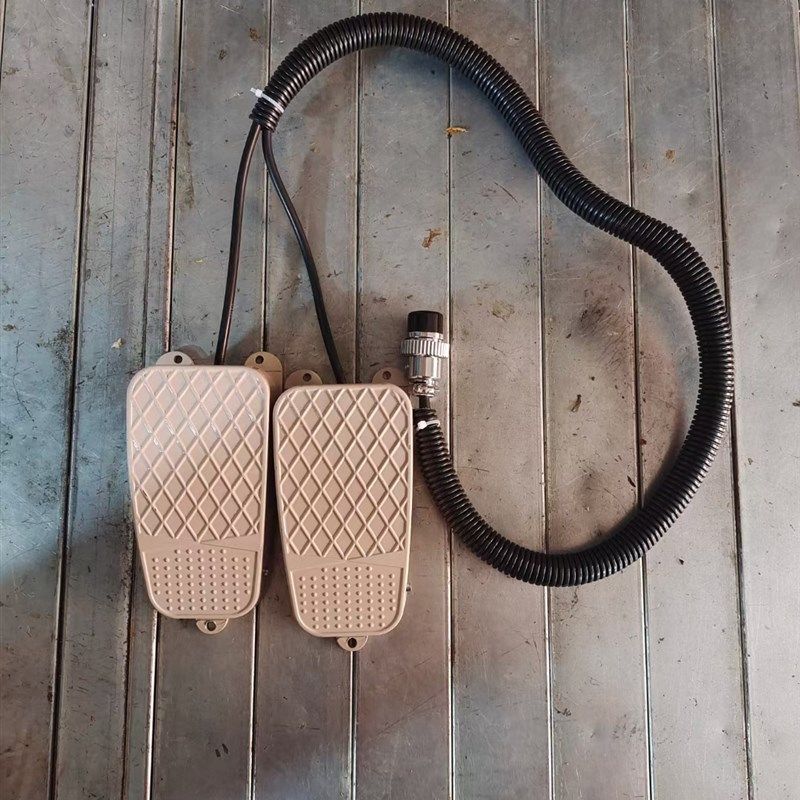 弯箍机大脚踏开关两个带航空插头,农用物资,苗木固定器/支撑器,淘宝优惠券,粉丝福利购,淘宝优惠卷