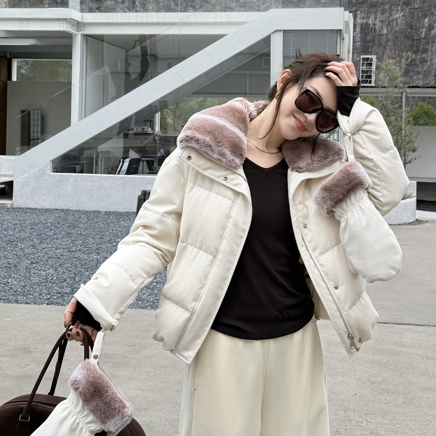 MsLime王嬛嬛獭兔毛领羽绒服外套