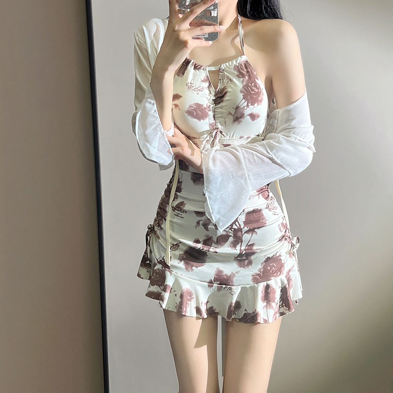 泳衣女款2024年新款爆款连体保守裙式微胖女生遮肉绝美.纯欲高级