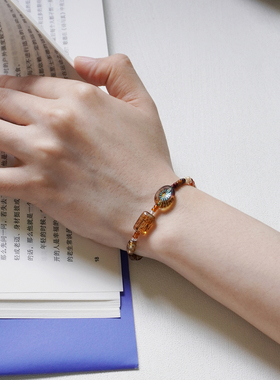 原创琥珀色手链女复古文艺高级感