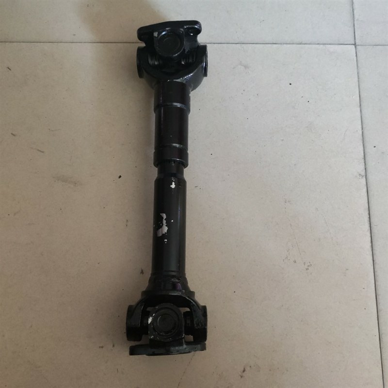 新源65-75胶轮式挖掘机  上传动箱连接下分动箱传动轴 中心传动轴