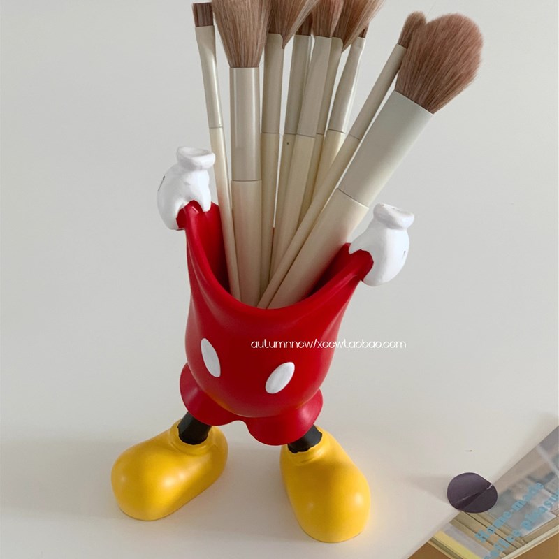 可爱高级化妆刷桶大容量口红眼影眼线笔护肤品桌面收纳盒摆件