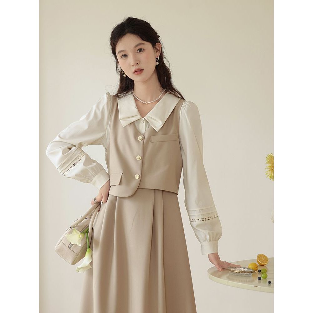《秋暮事纪》法式赫本风翻领连衣裙女秋季设计感小众裙子衬衫套装