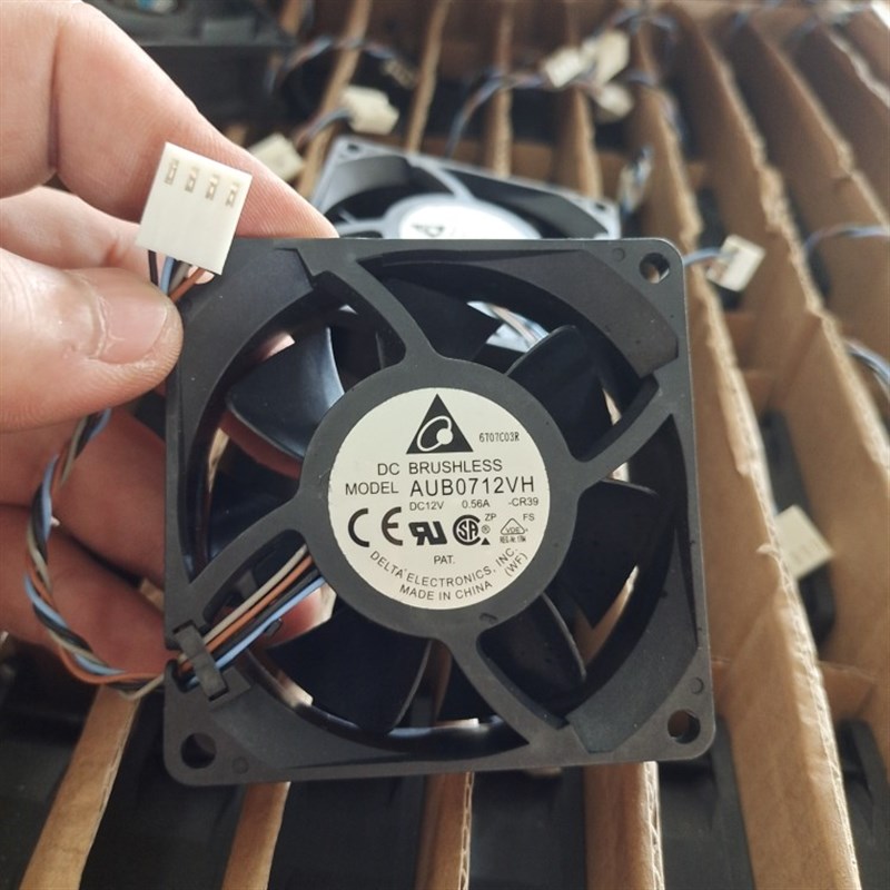 全新DELTA台达4线PWM温控 AUB0712VH 12V 0.56A 7CM 7025散热风扇