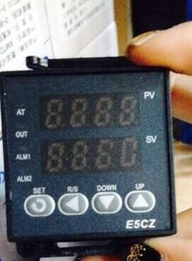 E5CZ-R2MT全新进口芯片温控仪Q2MT R2 R2MT