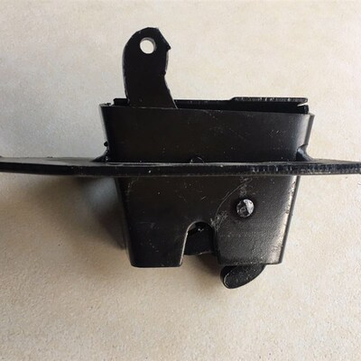 新源挖掘机新款b75-9加长车门固定锁黑色锁茶亭锁具