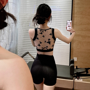 夏季瑜伽服套装普拉提训练服2025超火瑜伽服上衣女运动背心健身服