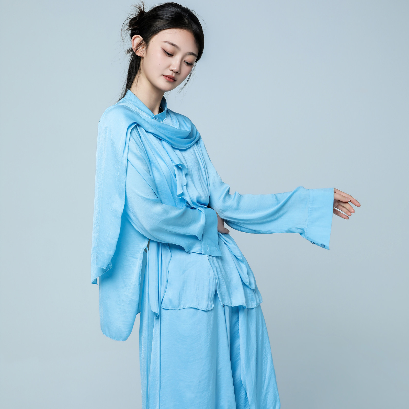 艾舞尔新款现代舞衬衫套装宽松舞蹈上衣剑舞练功服剑舞服太极舞服图片