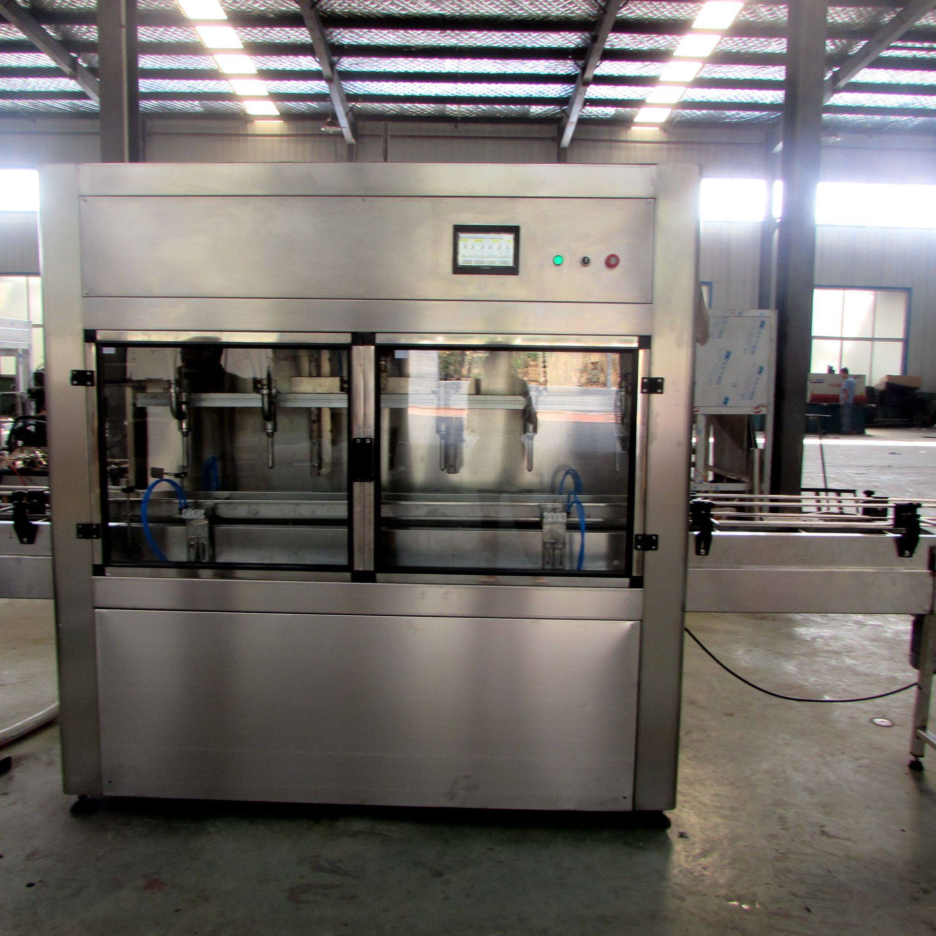 新品促销   全自动润滑油灌装机  全自动定量式液体灌装机 精度高